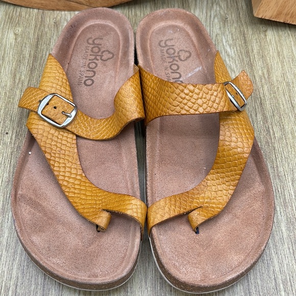 YOKONO Leather Animal Textured Sandals - 8 (US) (Tan) - Picture 3 of 8